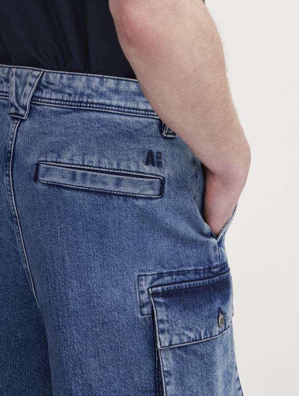 Hommes denim légèrement décoloré Aigle short en jean vêtements 2F486128